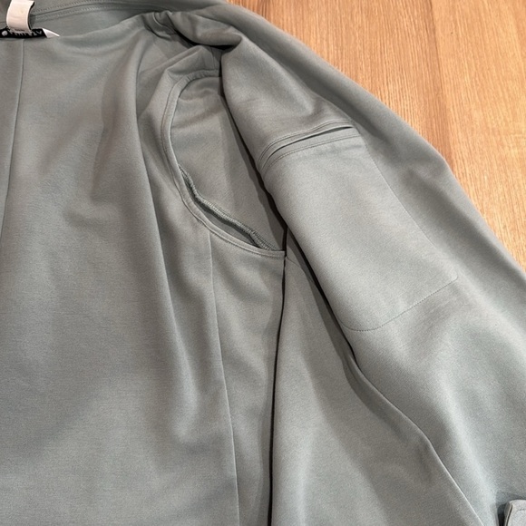 Athleta Eastbound Blazer Minimalistic Grey  Travel Jacket Coat #986273 Size 12 - Picture 9 of 11